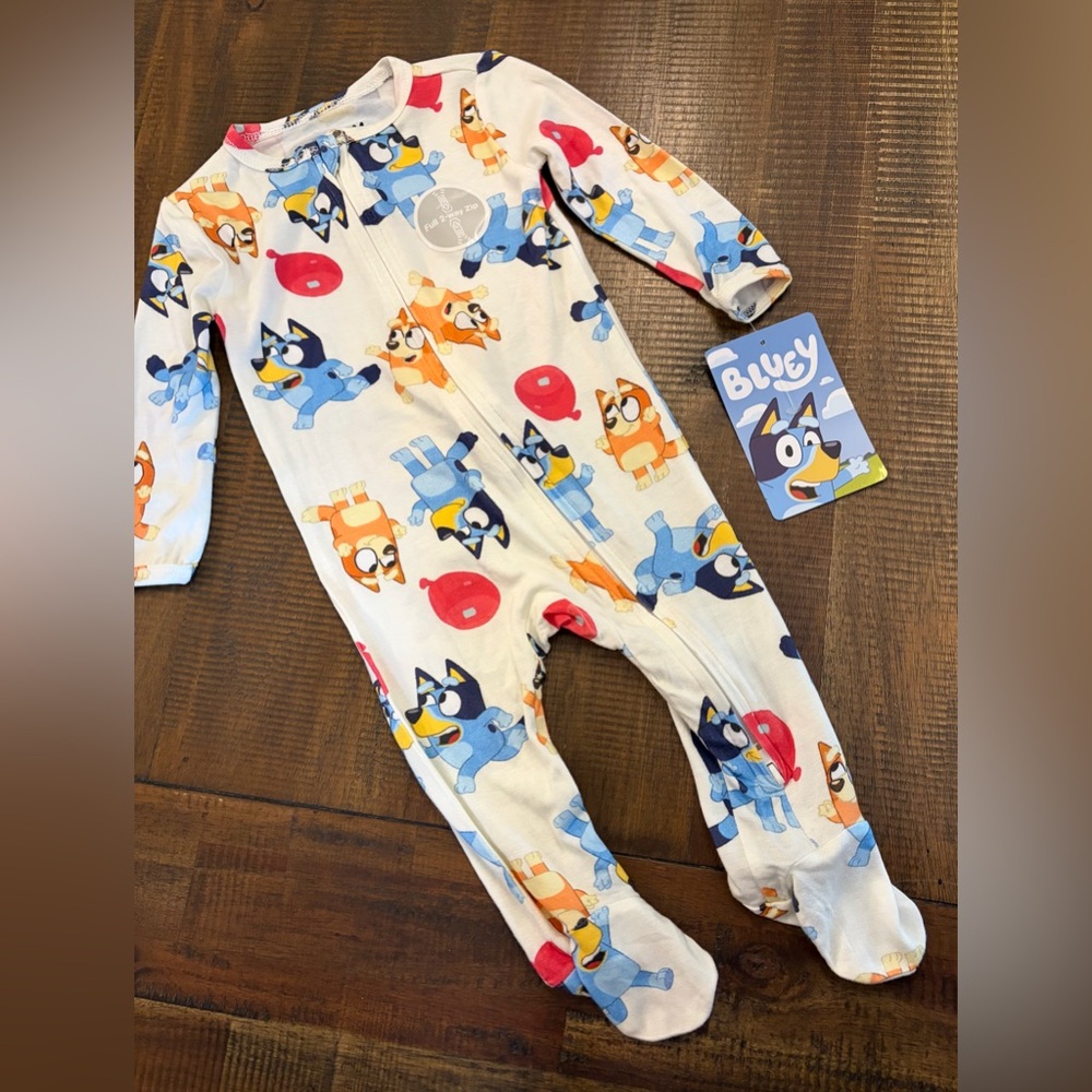 Bluey! 3-6 Month Double zip up Footie Sleeper Bluey & Bingo SOFT FEEL NWT